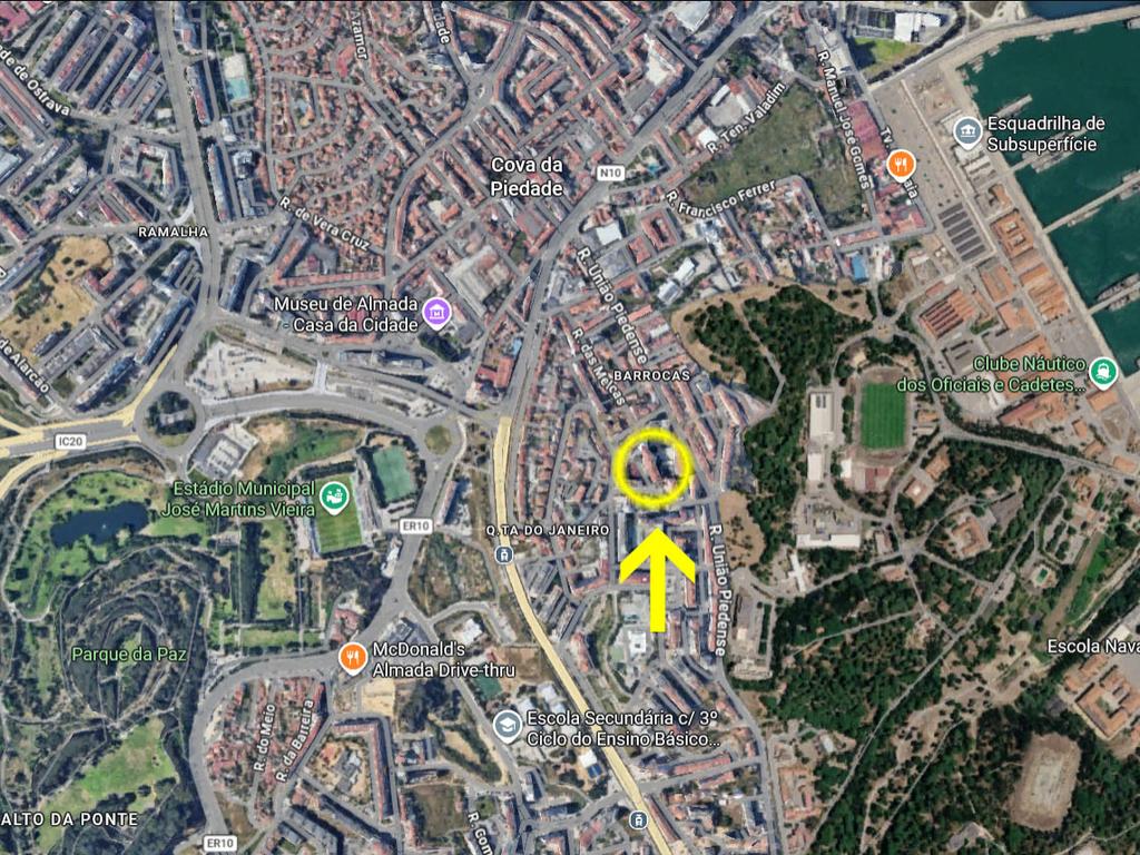 Apartamento T3 Central Almada Remodelado - Image 15