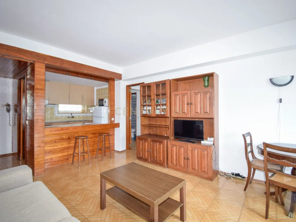 Apartamento T1 com Vista Mar em Carcavelos - Image 2