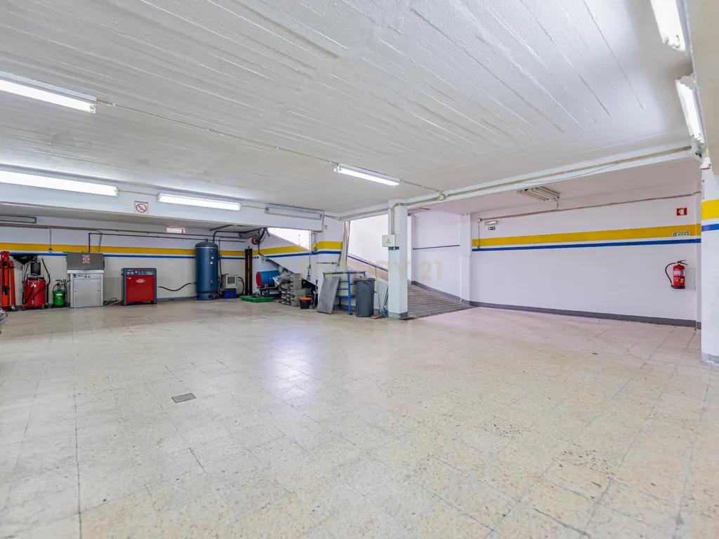 Trespasse Armazém Amplo com Oficina Totalmente Funcional Amadora - Image 27