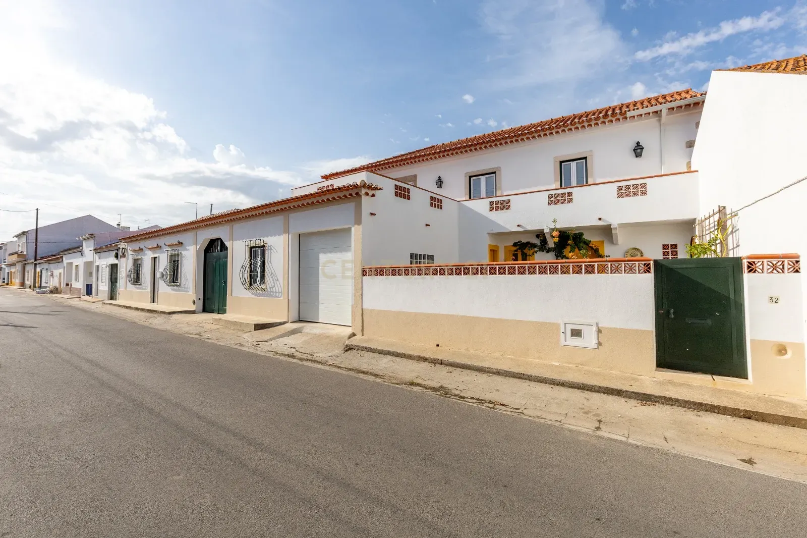 PROPRIEDADE DE CHARME JUNTO À GOLEGÃ