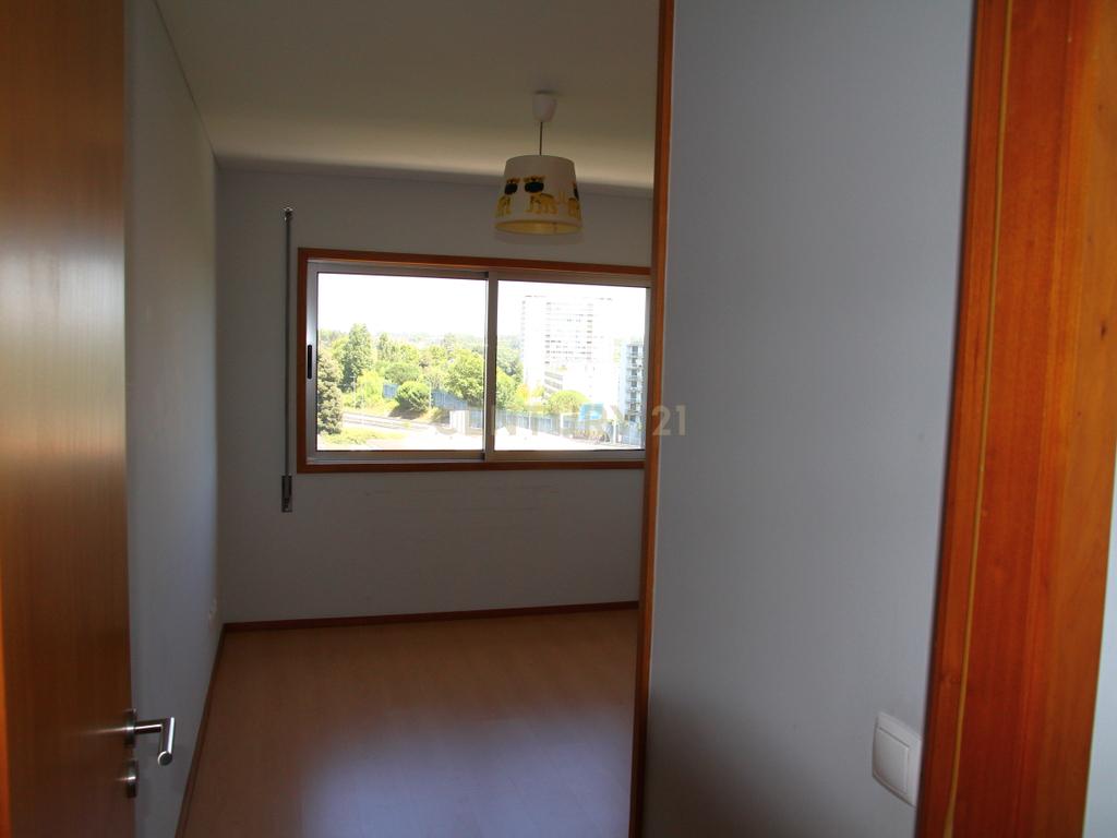 Apartamento T3 com Garagem e Arrumos, Moreira da Maia, Maia - Image 10