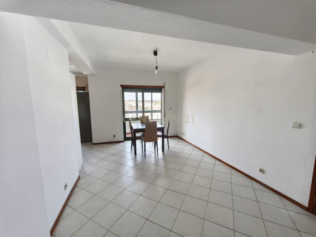Apartamento T3 sito em Marinha Grande - Image 3