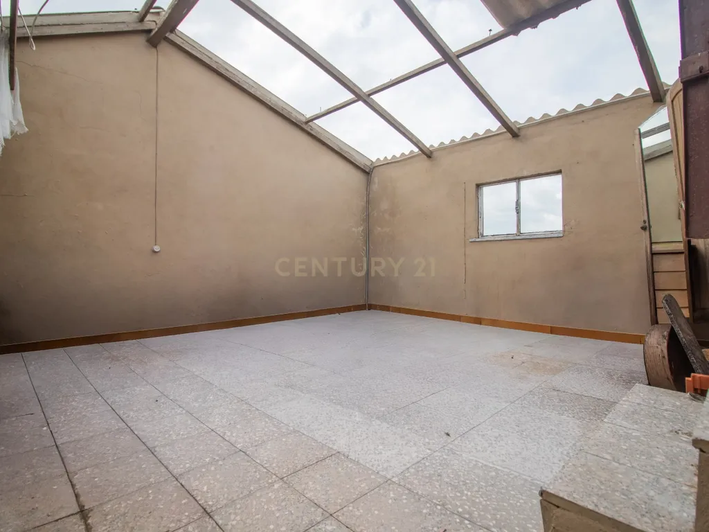 Moradia T4 com Garagem e Quintal em Chão de Couce – Oportunidade com Potencial em Ansião - Image 18