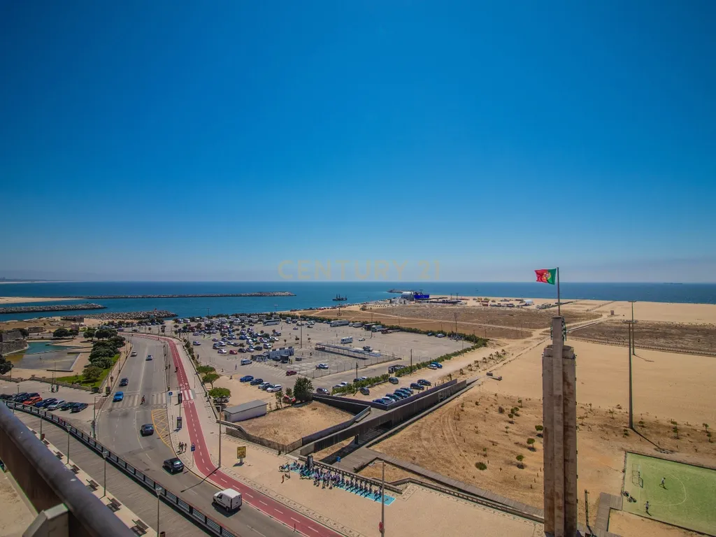 Penthouse T3 na mais privilegiada localização da Figueira da Foz - Image 32