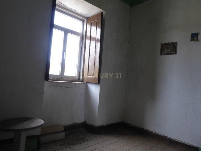 Moradia em ruínas para reconstrução - Image 8
