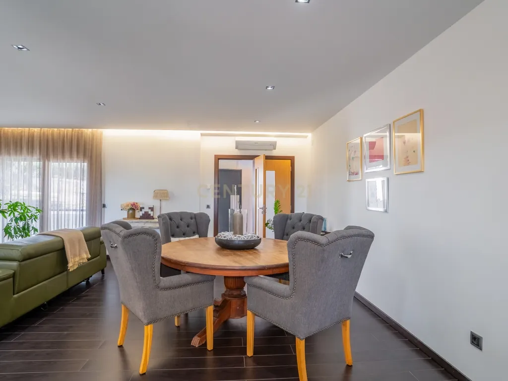 Moradia Moderna e Eficiente com 4 Quartos Próxima de Leiria - Image 8