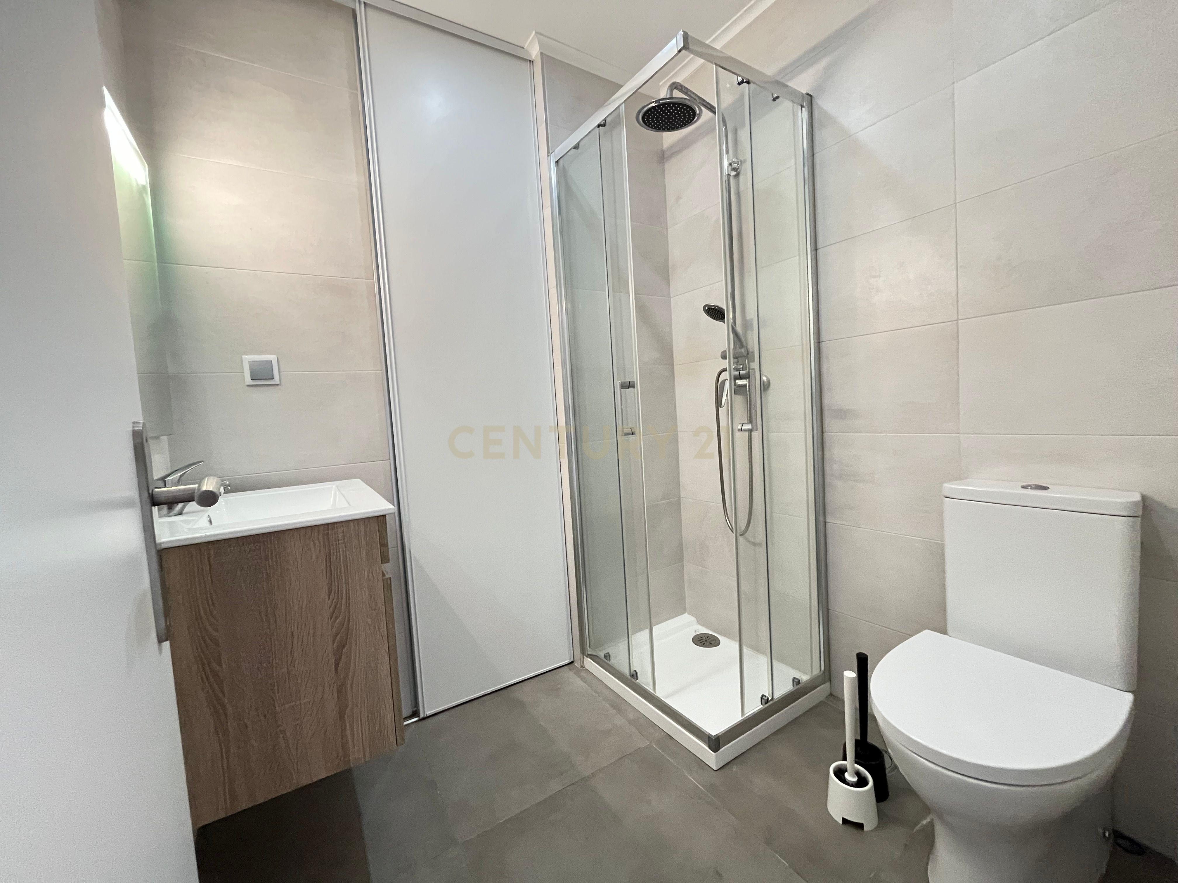 Fotografia 12 de Apartamento T2 em Sacavém, Loures - Oportunidade Única!