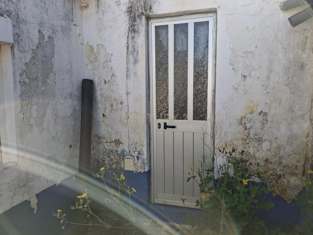 Moradia para Recuperação no Montijo com Jardim e Garagem - Image 10