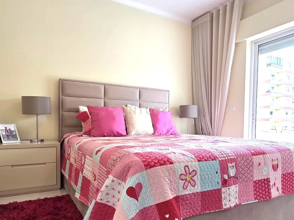 Apartamento T3 Renovado em Olhão, Faro com Vista para a Cidade - Image 10