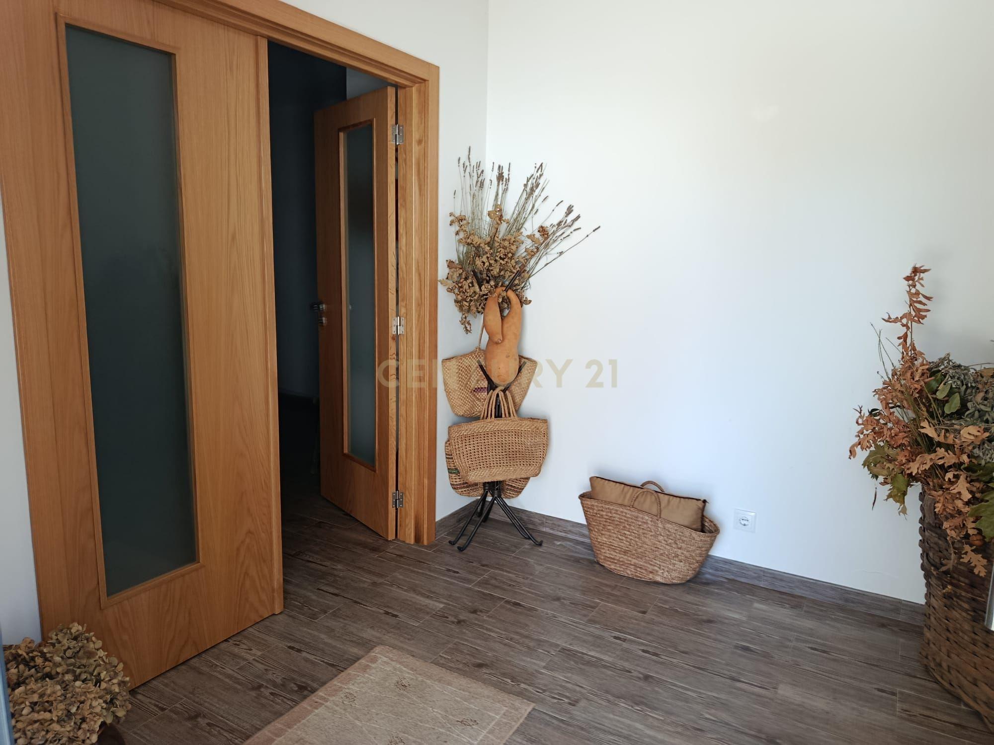 Luxuosa Moradia Renovada em Bragança, 2 Quartos e 3 WC - View 5