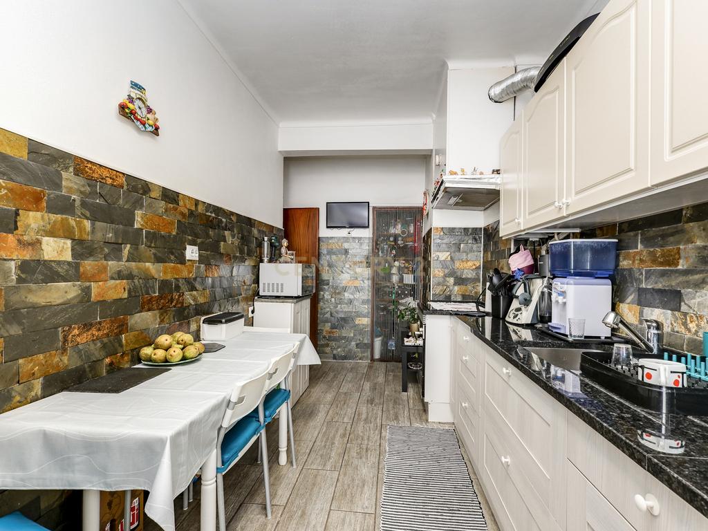 Apartamento T2 com 87 m² em excelente estado – São João da Talha - Image 10