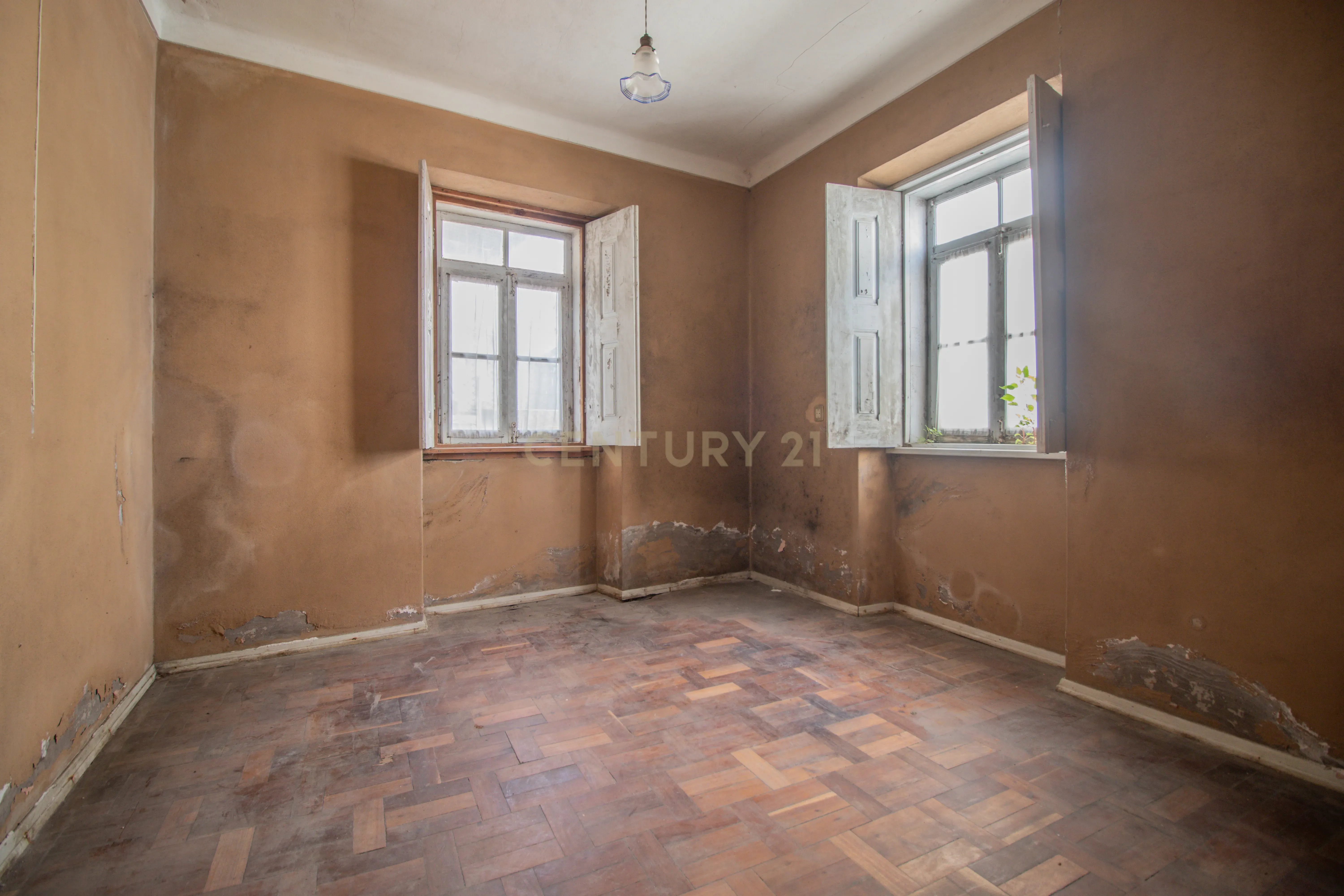 Fotografia 12 de Casa antiga para recuperar com terreno e árvores de fruto, Alhadas, Figueira da Foz.