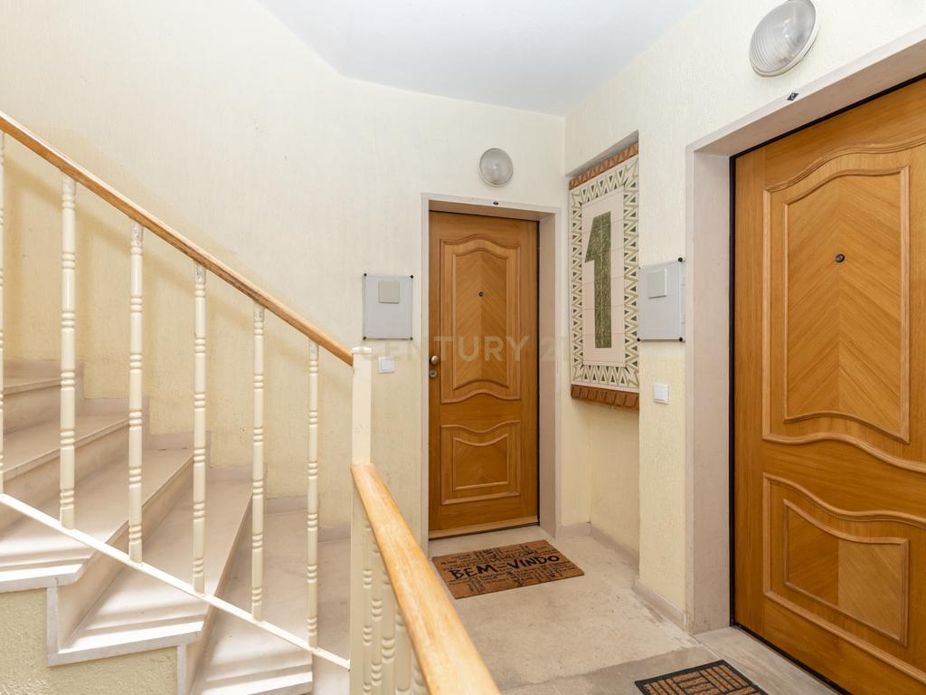 Apartamento T2 na Quinta da Carcereira - Sobreda  - Image 15