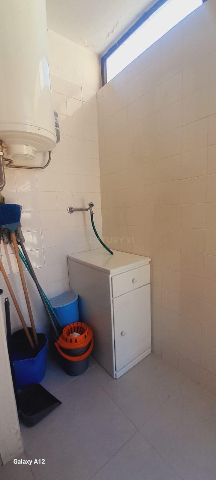 Fotografia 5 de Apartamento T1 para arrendar com Varanda e Vista para a Cidade no Porto