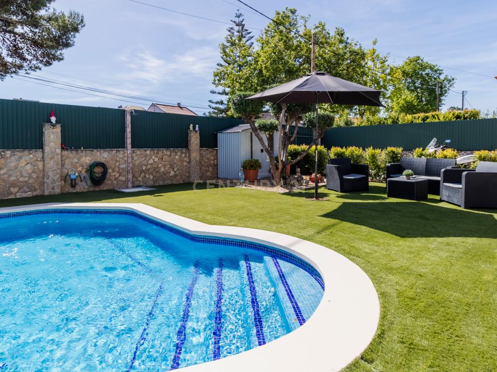Moradia T4 como nova com piscina na Marisol em Lote de 500m² - Image 6