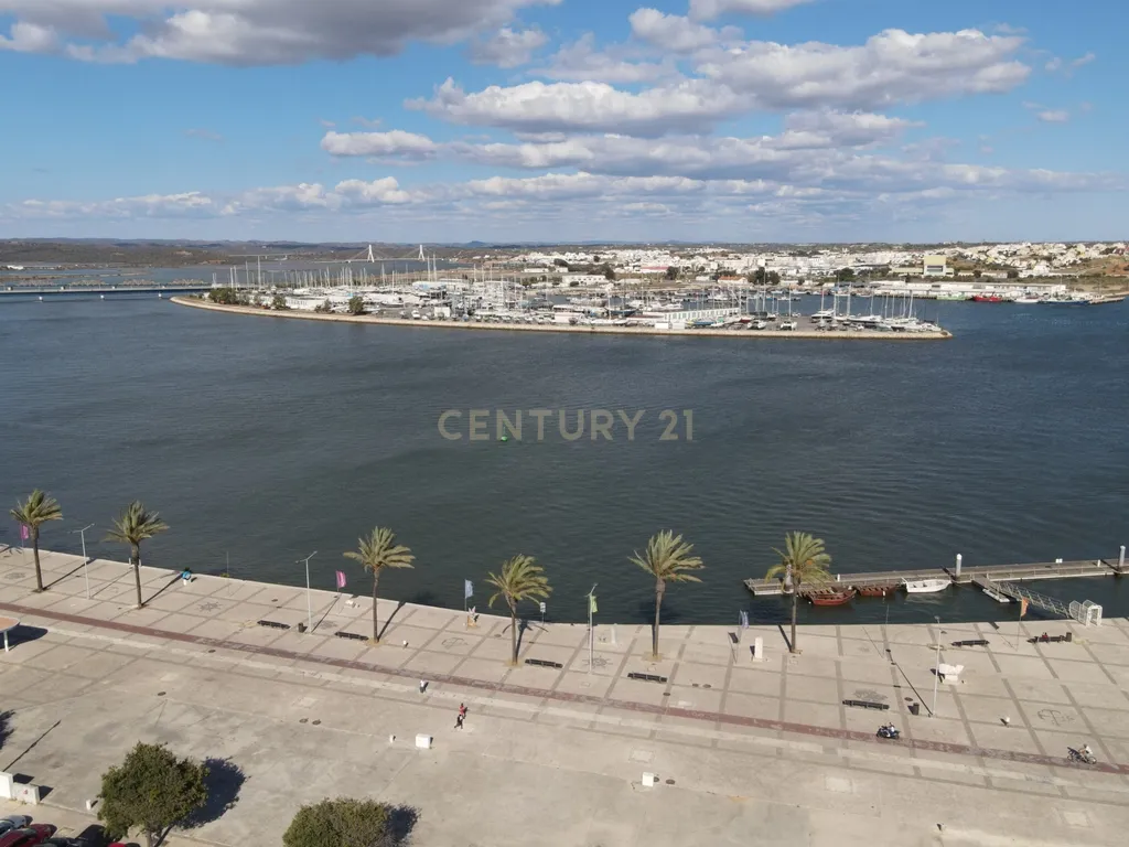Ruína com 200m² no centro de Portimão - INVESTIMENTO - Image 19