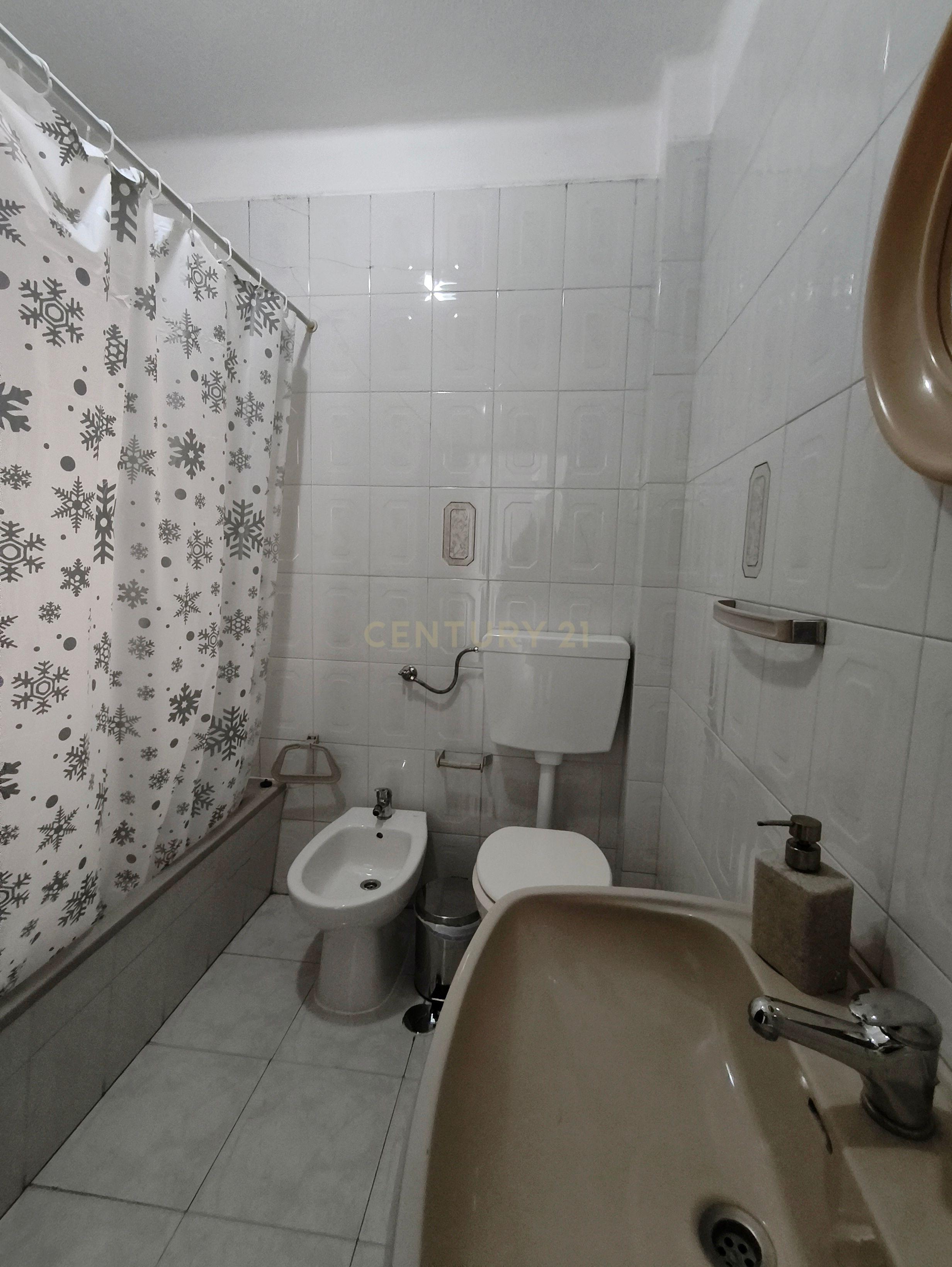 Fotografia 11 de Apartamento TI com garagem  em Quarteira para Arrendamento