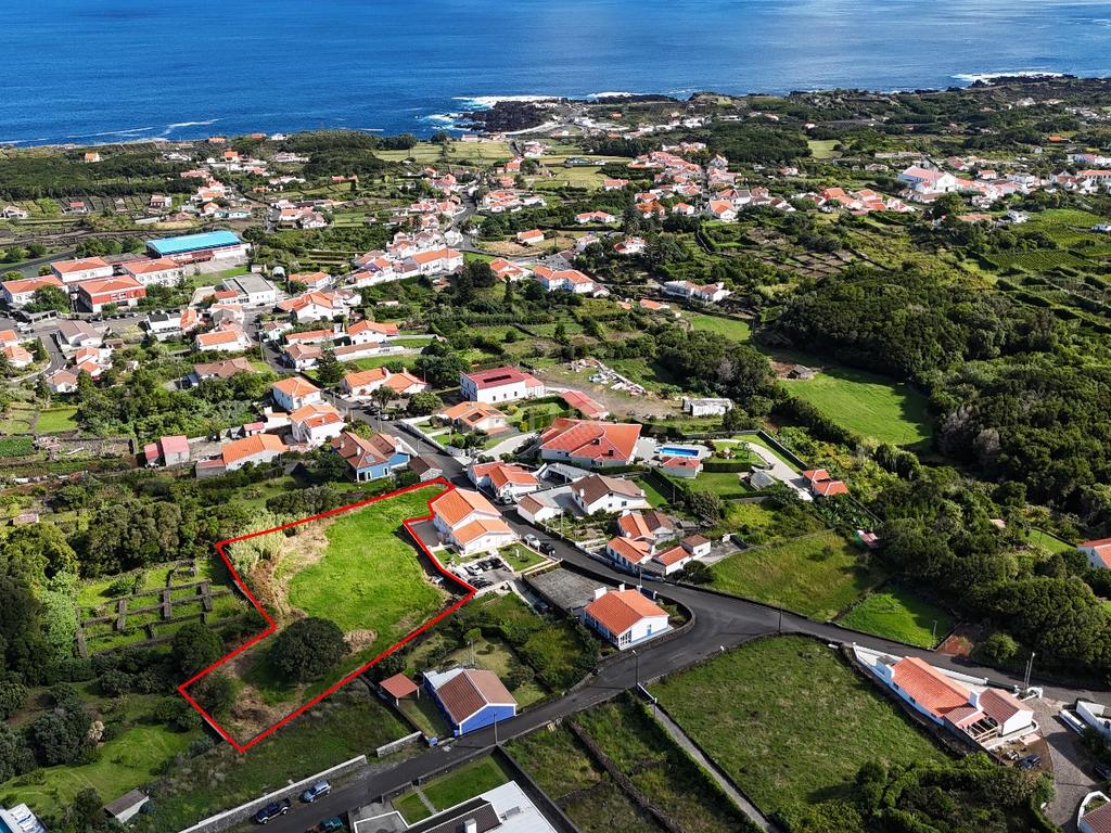Terreno com 5.082 m² à Venda na Rua de Mangas – Biscoitos, Ilha Terceira - Image 3