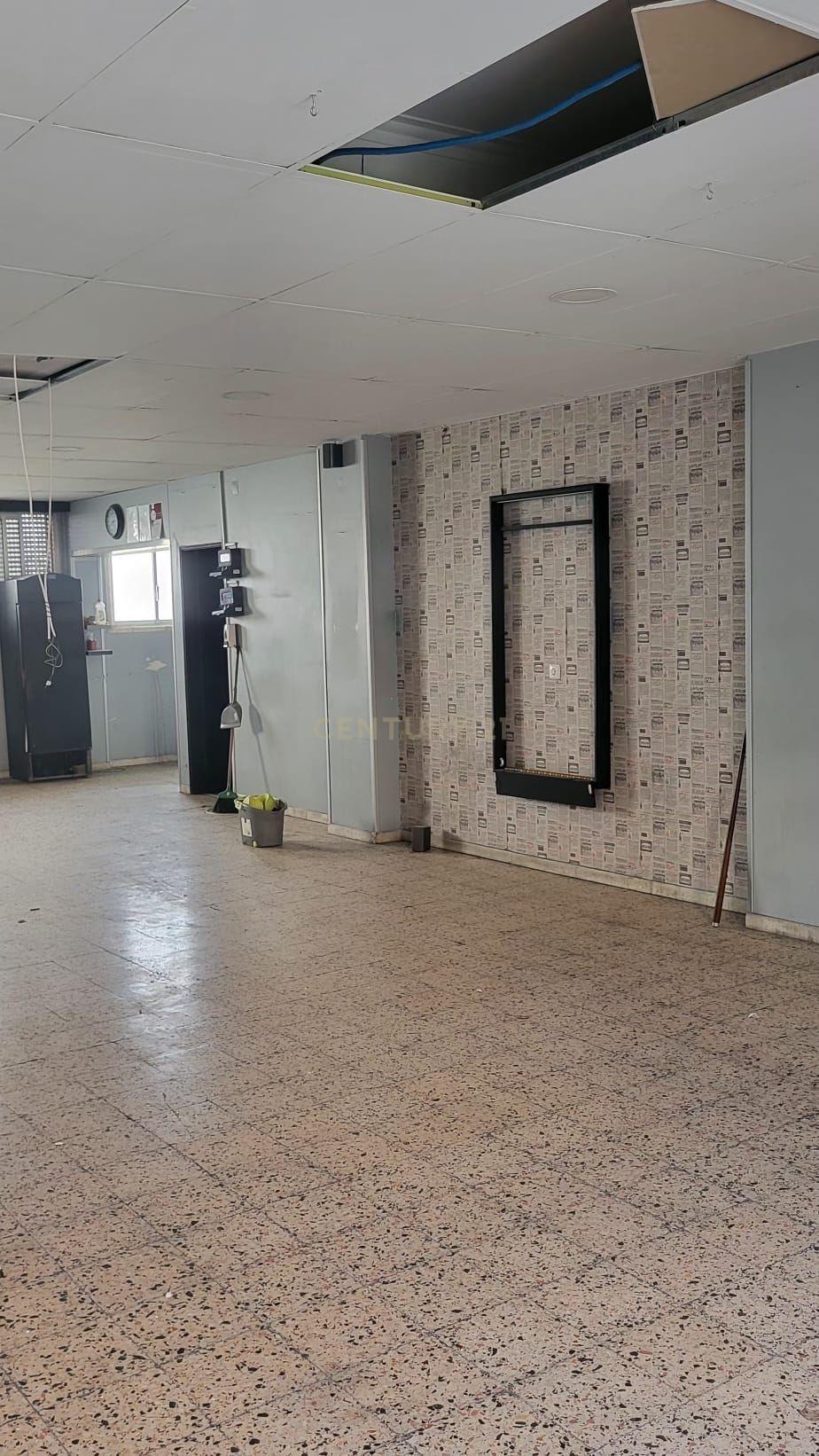 Fotografia 9 de Loja à venda em Venteira, Amadora - 87.75m² por 150.000€