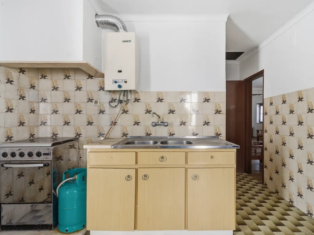 Quinta em Bonabal com Moradia T3 + Armazém + Terreno com mais de 3 400m2 - Image 11