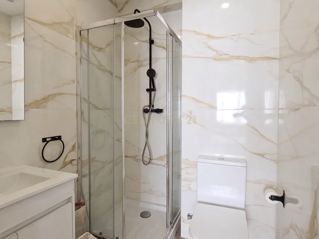 Apartamento Moderno em Portimão com Vista para o Rio - Image 6