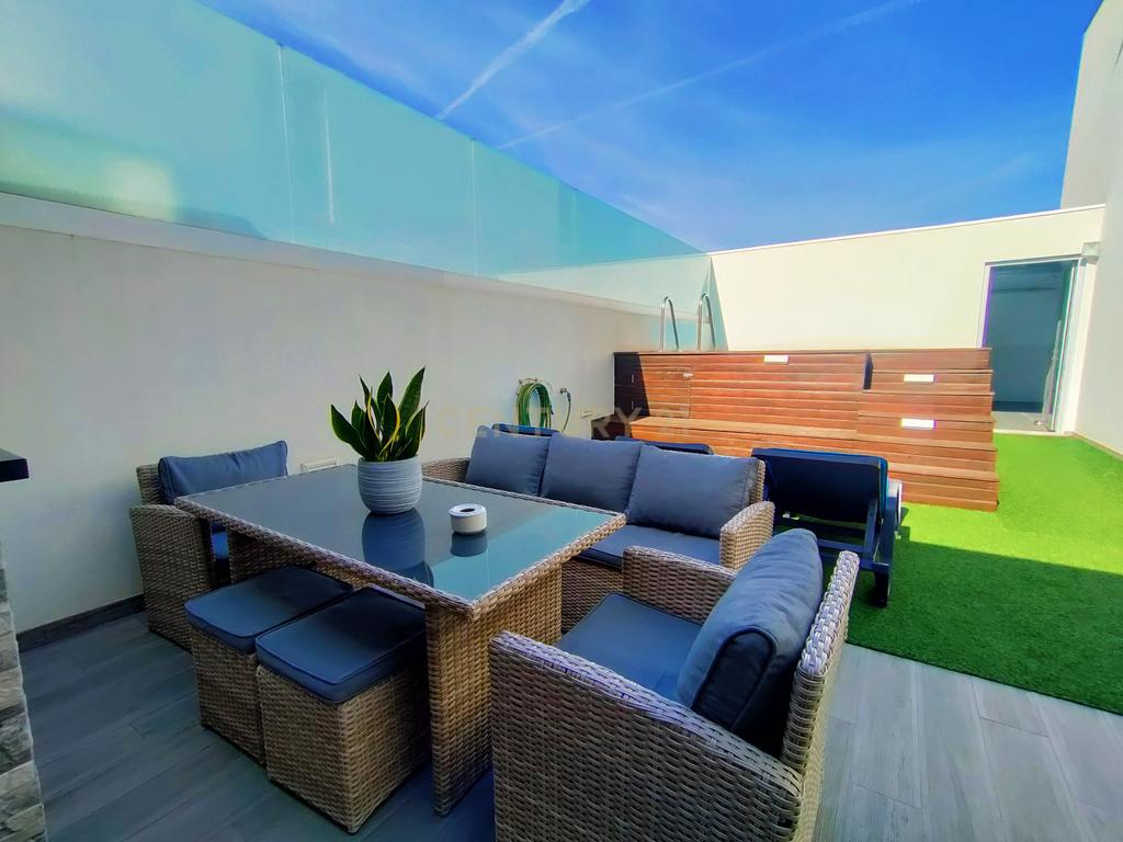 Moradia T4 Moderna com Piscina e Jardim – Touguinha - Image 12