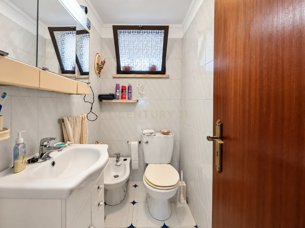 Apartamento T3 com Vista Mar em Rosto do Cão, Ponta Delgada - Image 13