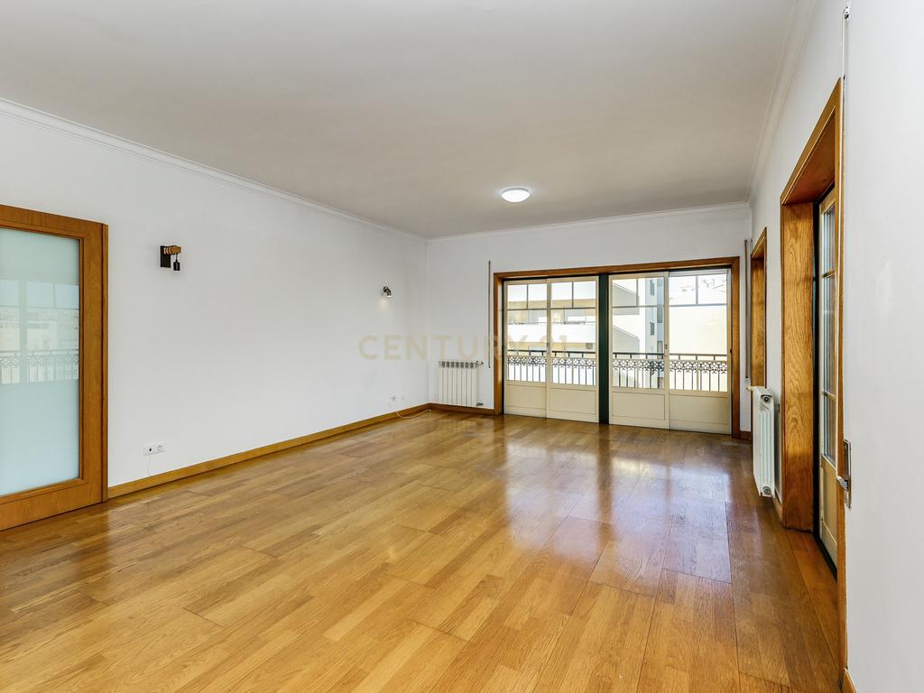 Apartamento T3+Box em Telheiras – Rua Fernando Lopes Graça - Lisboa - Image 7