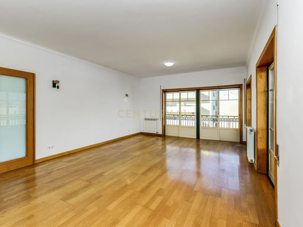 Apartamento T3+Box em Telheiras – Rua Fernando Lopes Graça - Lisboa - Image 7