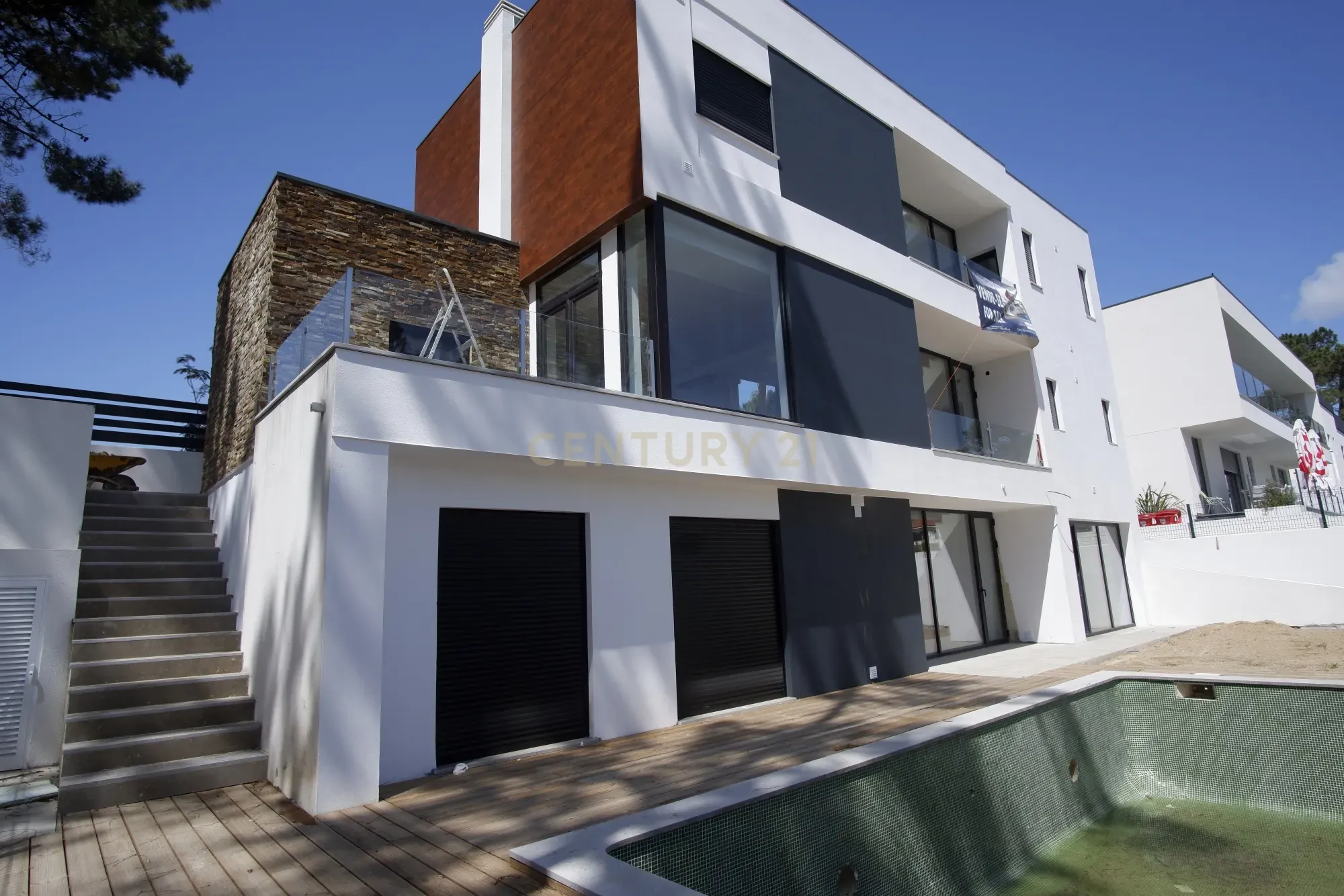 🌿 Moradia de Sonho Pronta a habitar na Avenida do Mar T5 com piscina – Aroeira - Image 2