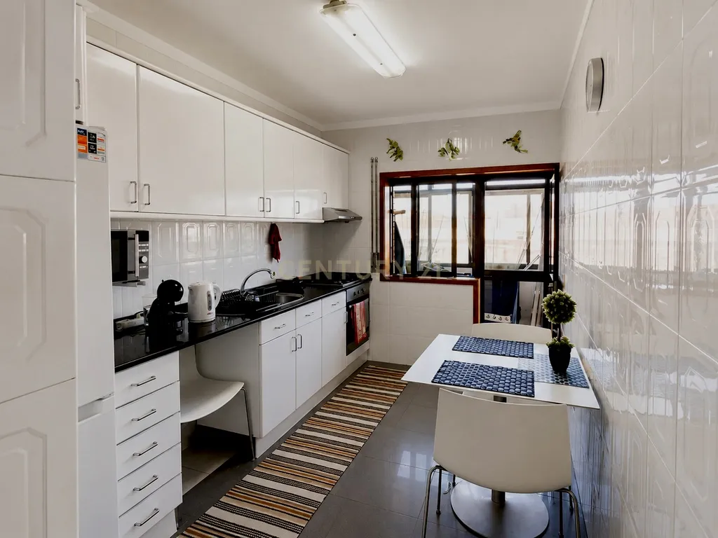 Apartamento T2+1 com Garagem, Varandas em Canidelo Vila Nova de Gaia - Image 18
