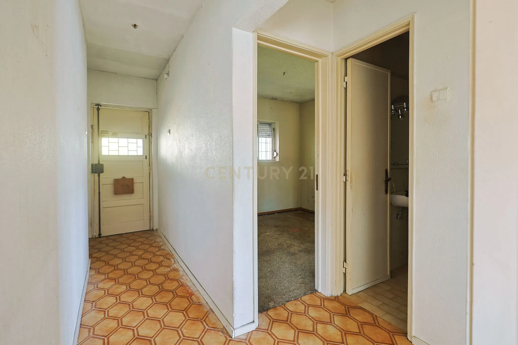 Fotografia 8 de T2 na Arrentela junto à Baía do Seixal – Excelente oportunidade para remodelação