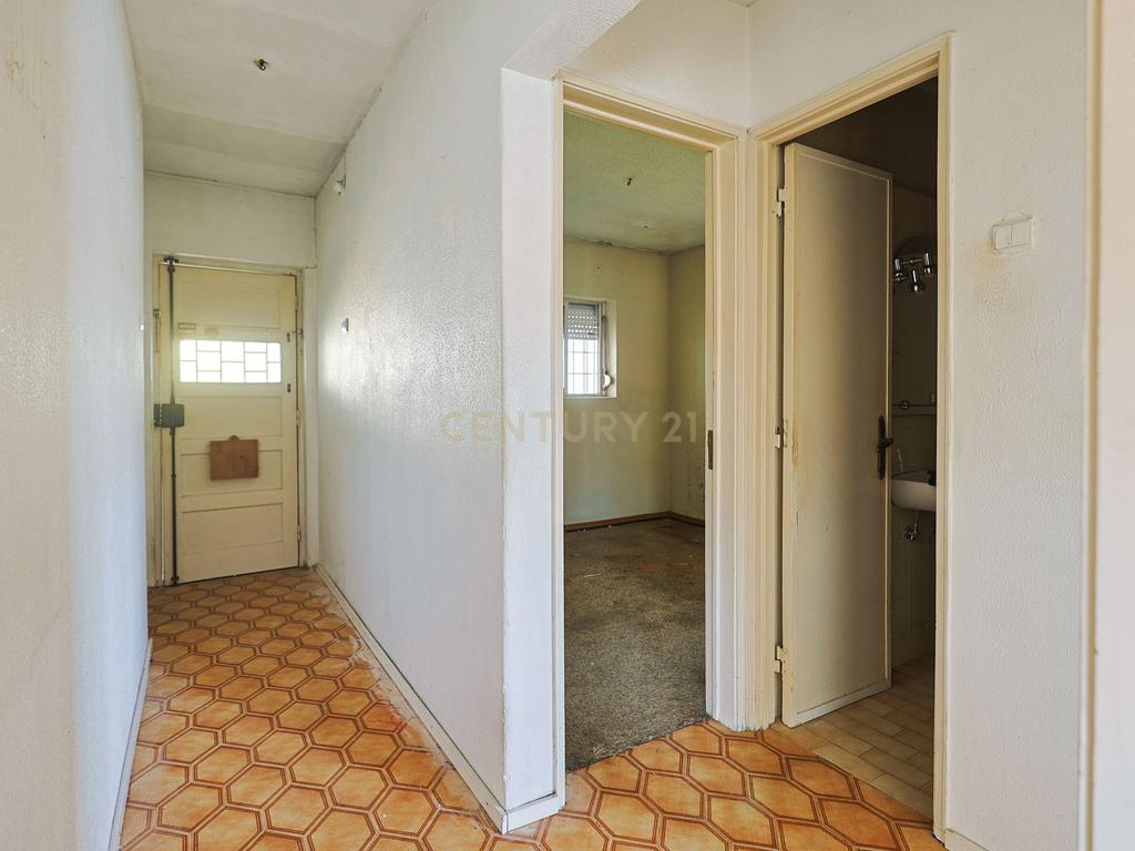 T2 na Arrentela junto à Baía do Seixal – Excelente oportunidade para remodelação - Image 8