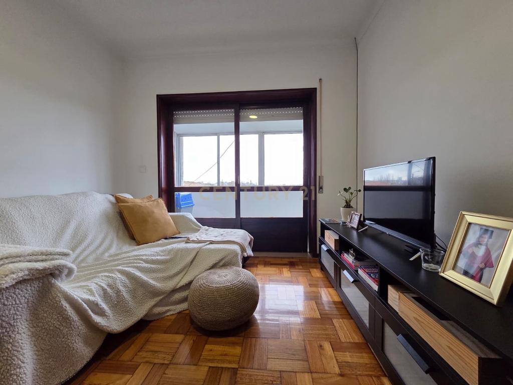 Apartamento T2 | S. Mamede de Infesta | Próximo ao HSJ | Transportes - Image 5
