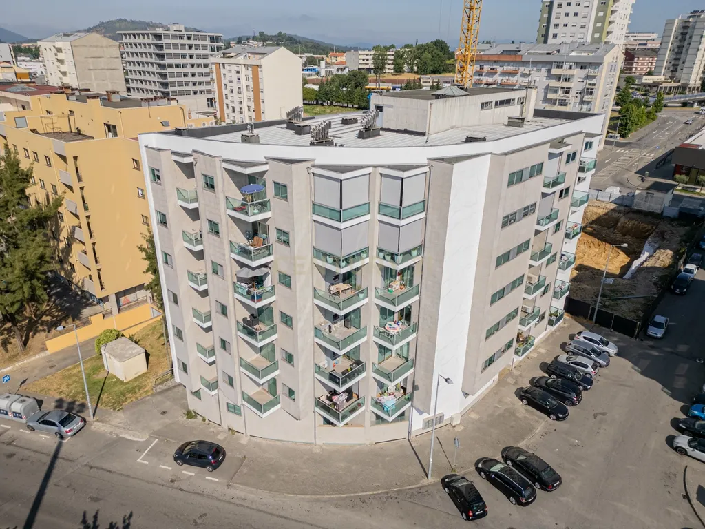 Apartamento T2 moderno em Braga - Image 1