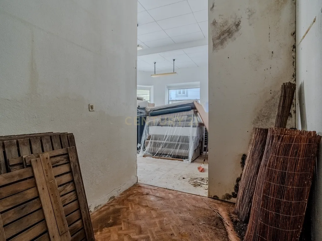 PRÉDIO PARA RECUPERAR, NO CENTRO HISTÓRICO DE PENICHE - Image 67