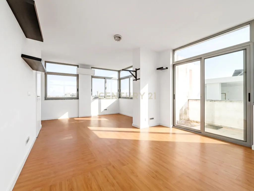 T3 Exclusivo com 161 m², Vista Mar e Potencial para Duplex | Quinta de Santa Teresa - Image 36