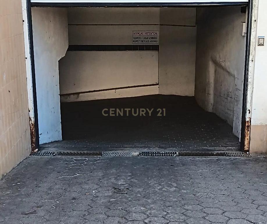 LUGAR GARAGEM EM ALVOR JUNTO PASTELARIA SUIÇA - Image 6