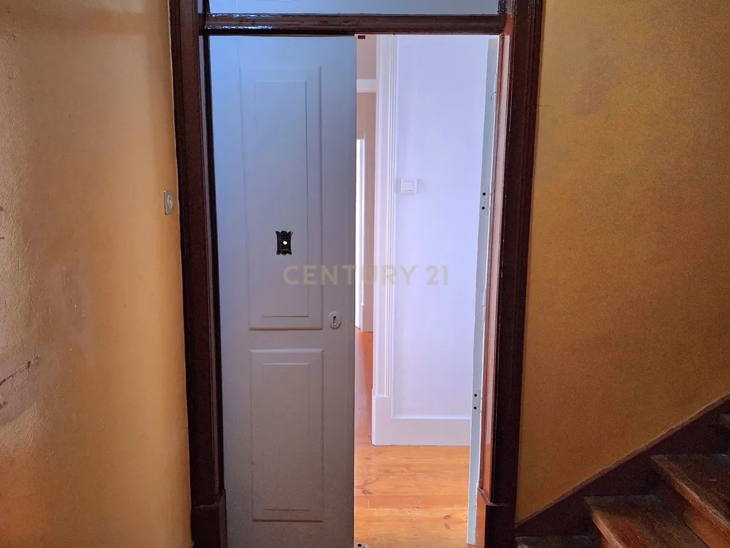 Apartamento T3+2 para Arrendamento em Campolide - Image 32