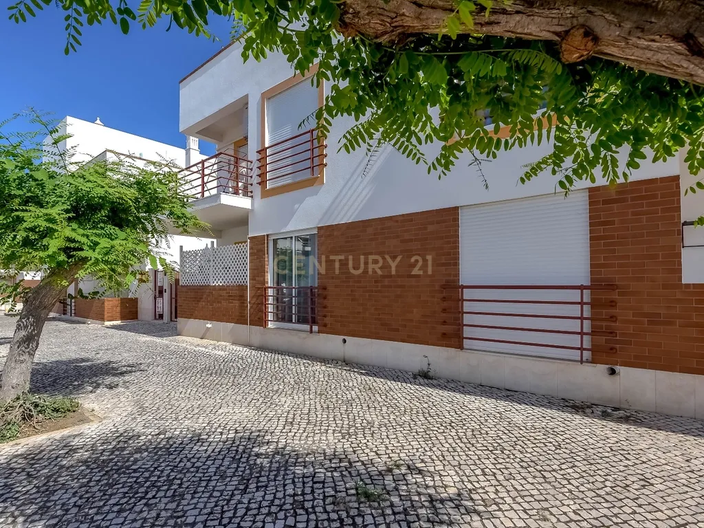 Apartamento T2 com Terraço em Cabanas de Tavira - Image 22
