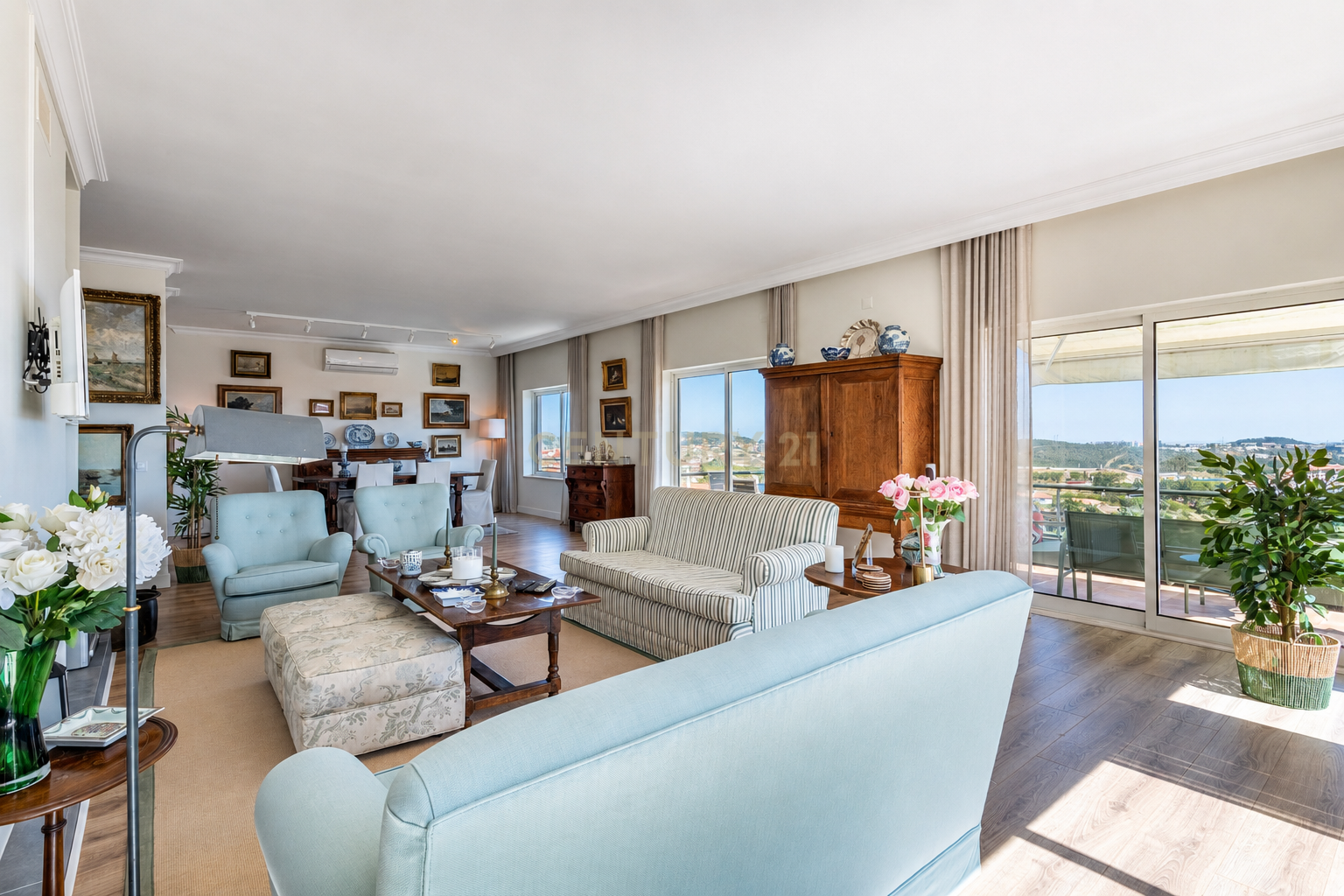 Fotografia 5 de Penthouse duplex T3 remodelada com vista panorâmica sobre o golfe no Belas Clube de Campo