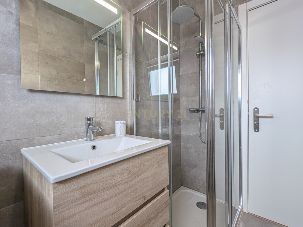 Apartamento de 3+1 assoalhadas totalmente renovado. - 2 Varandas - Image 20