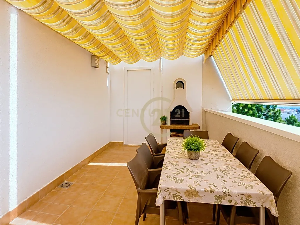 Cobertura de 5 Quartos com Terraço e Churrasqueira: Ideal para Família Numerosa ou Segregação em 2 Habitações! - Image 37