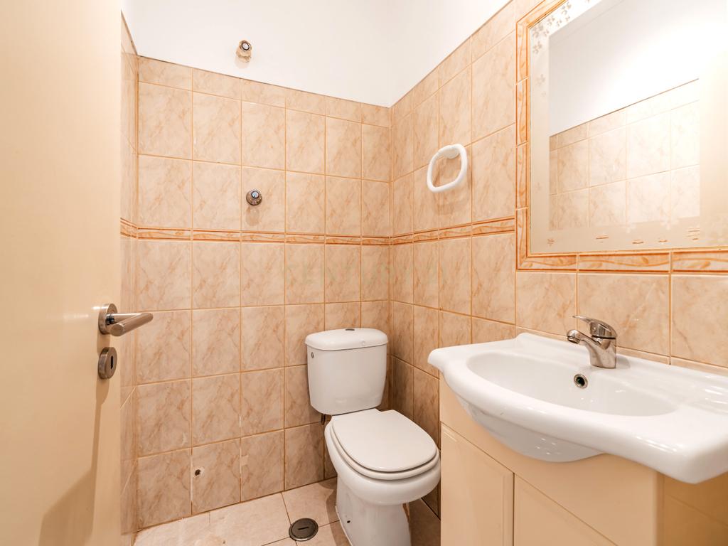 Apartamento T3 com Excelente Localização em Agualva-Cacém - Image 22