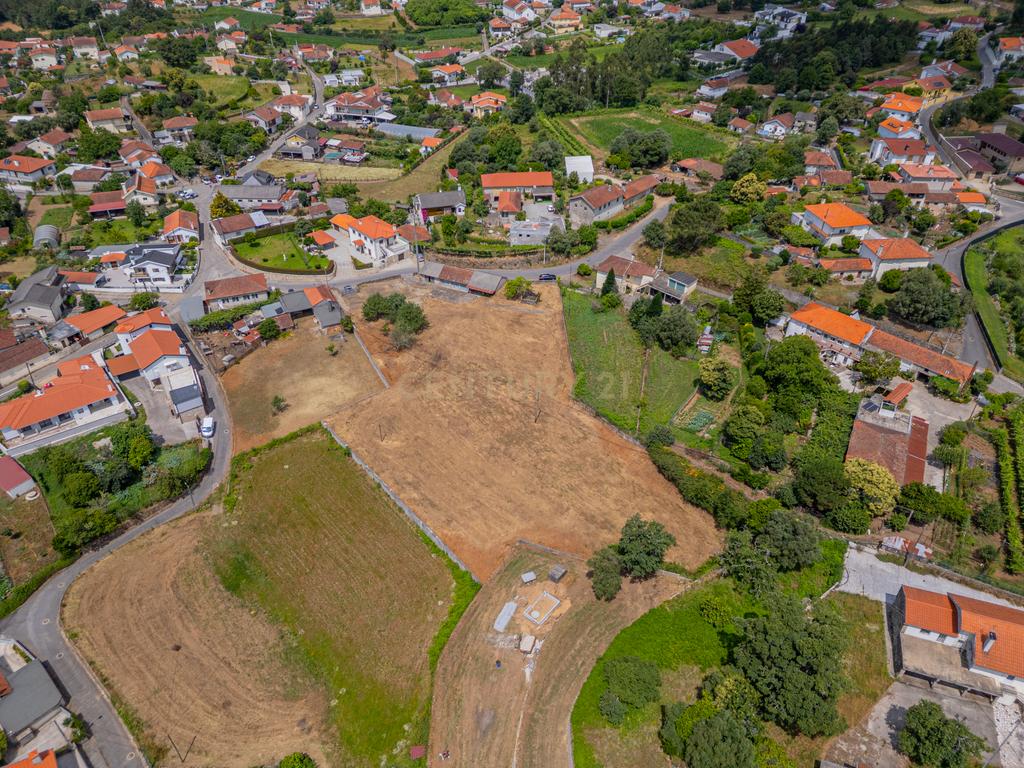 Casa para Recuperação em Braga com Terreno de 5000m² - Image 8