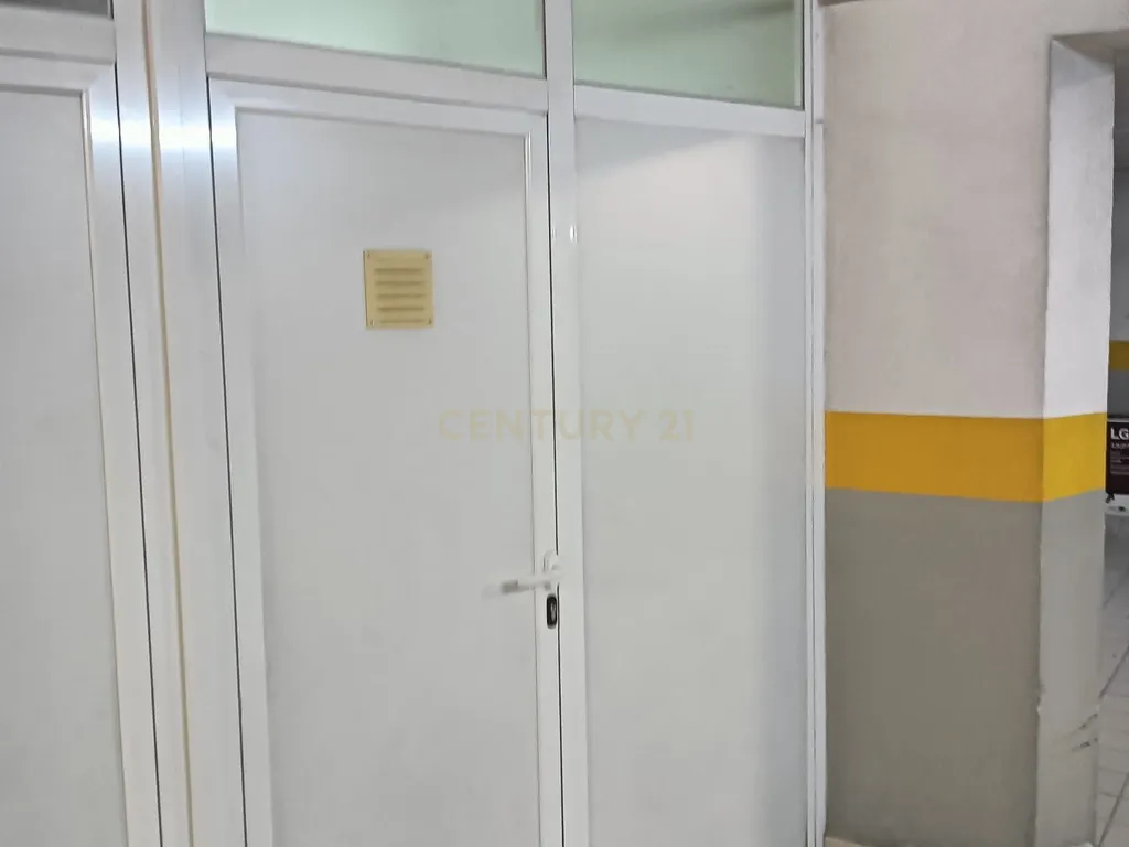 T3 com Suite/Garagem e Arrecadação - Vialonga - Image 70