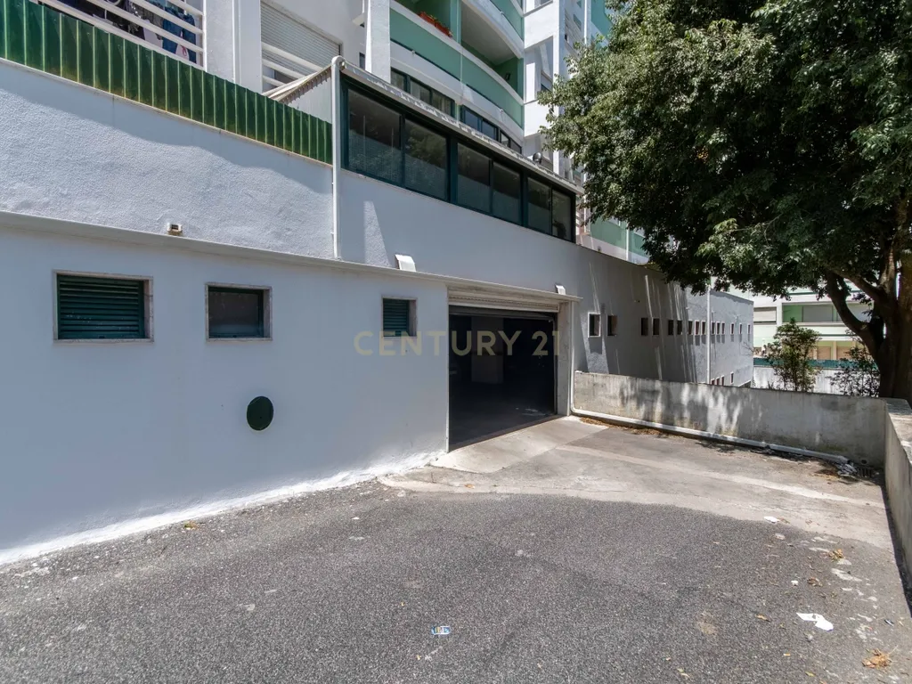 Apartamento T3 com varandas e Estacionamento | Cavaleira – Algueirão Mem Martins - Image 18