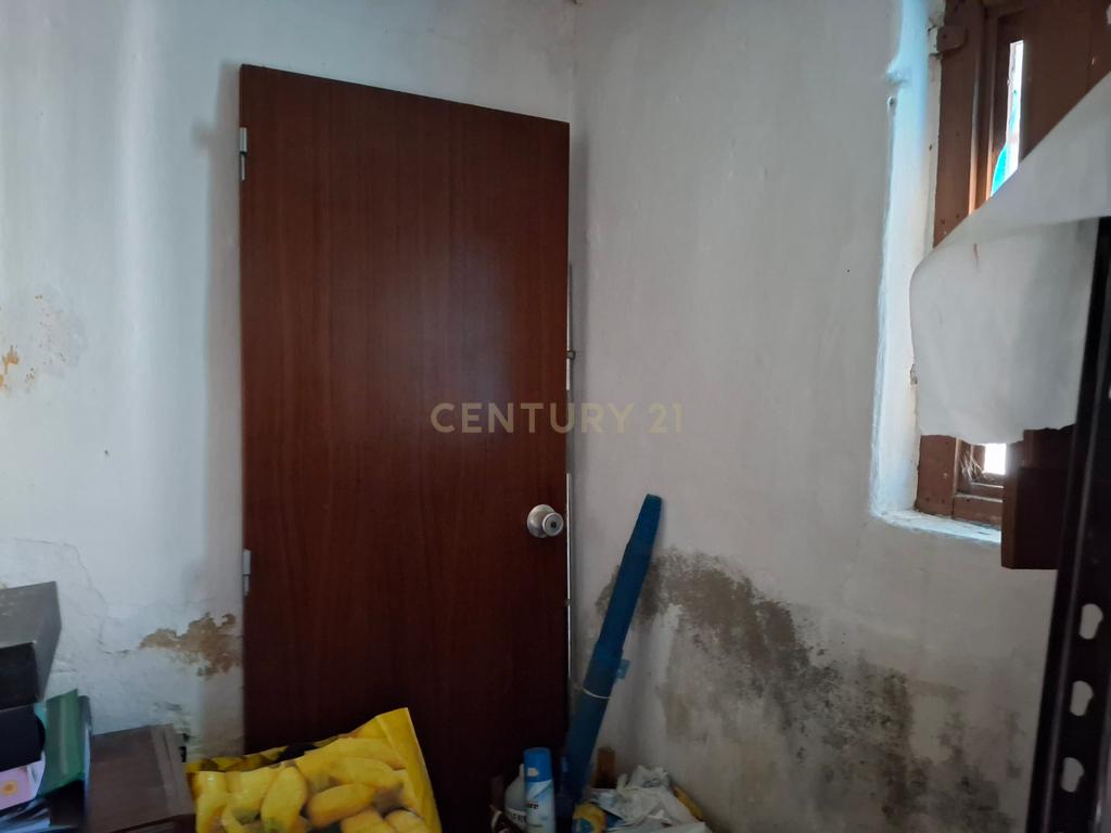 Moradia para Recuperação no Montijo com Jardim e Garagem - Image 6