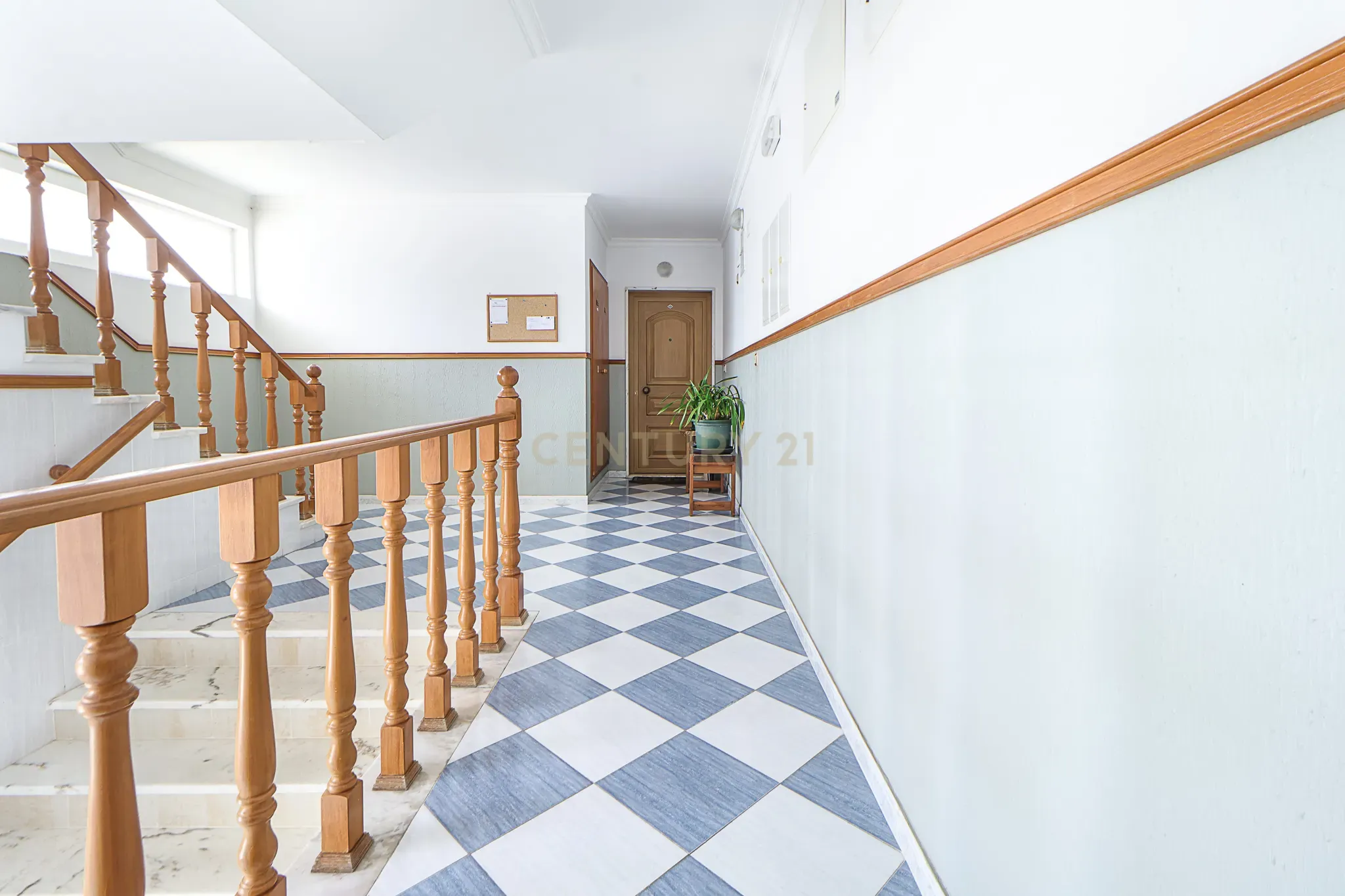 Apartamento T3 em Pinhal de Frades, Seixal, com garagem e arrecadação. - Image 41