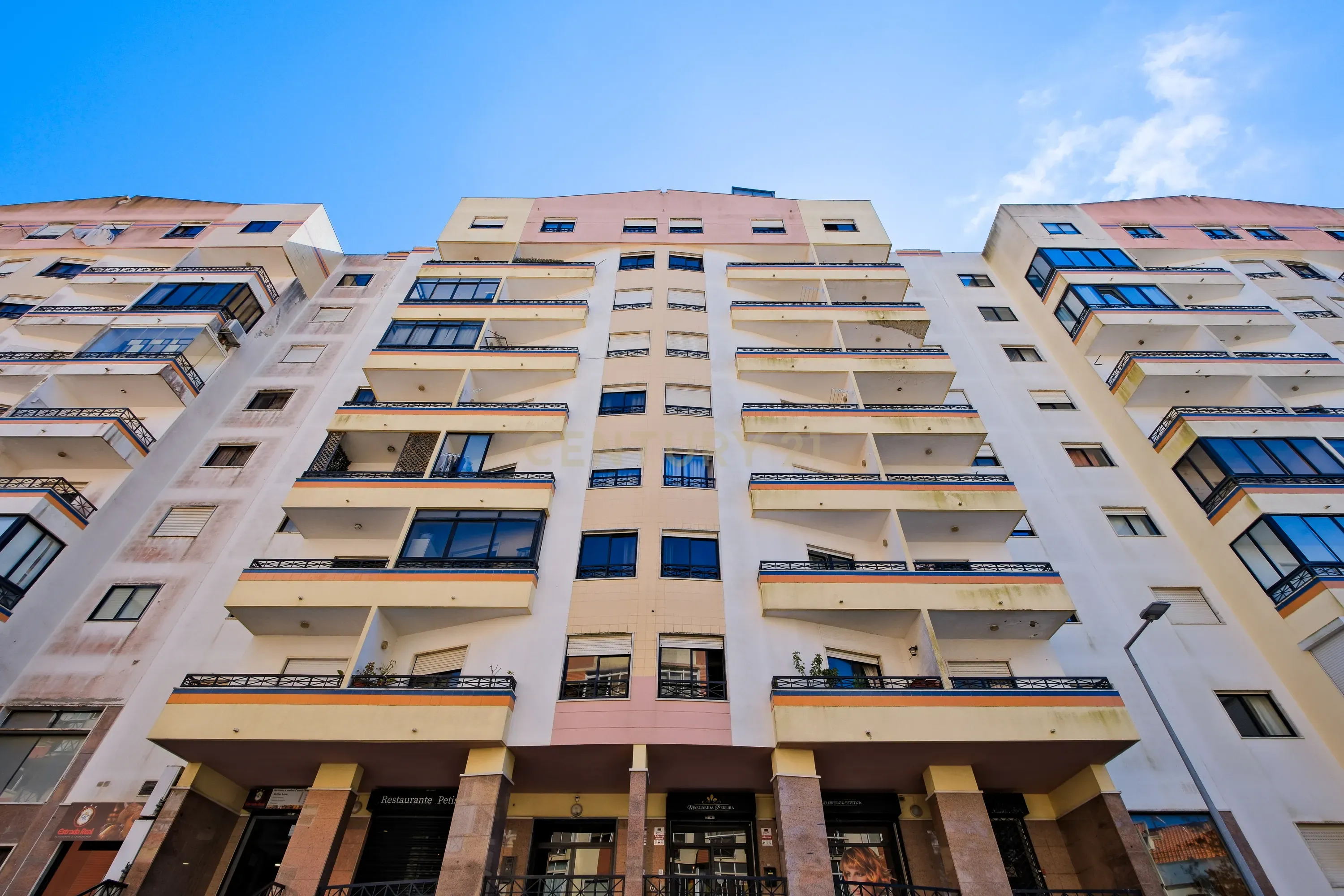 Duplex em Lisboa, Sintra: Espaço e Conforto com Vista Serra Sintra - Image 2